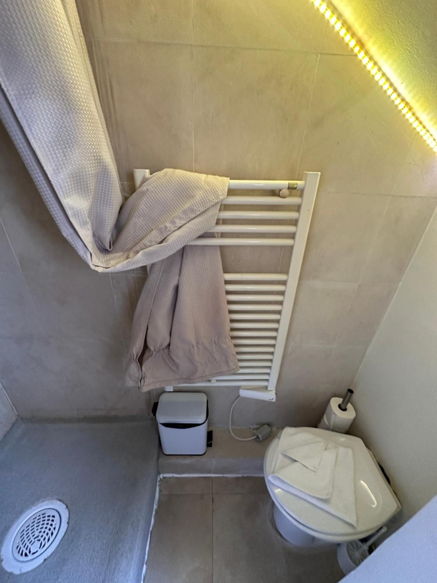 Marais Rooftop Studio - Metro Filles Du Calvaire Apartman Párizs Kültér fotó